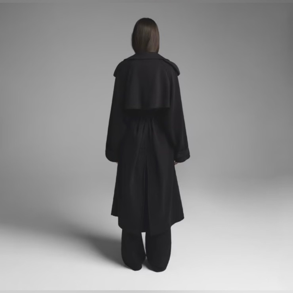 SKIMS Boyfriend Fleece Trench Coat - Picture 7 of 9